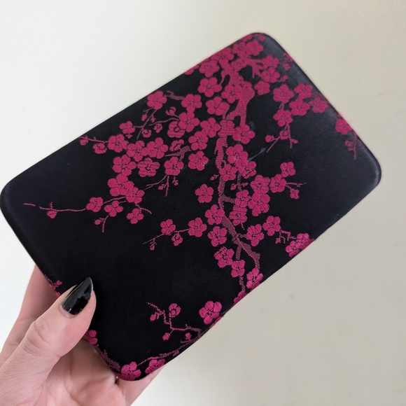 Vintage Floral Jewelry Case with Mirror - Picture 7 of 7